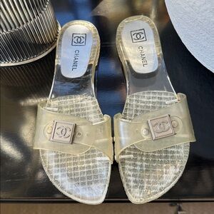 Vintage Chanel Acrylic Slides 38/8 🎀